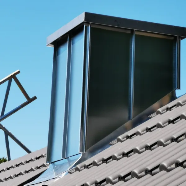Dachfenster mit Blecheinfassung aus Kupfer